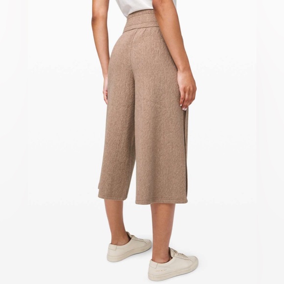 Lululemon Retreat Yourself Crop Heathered Soft Sand Textured Wide-Leg Pants 12 - Picture 3 of 10